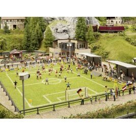 L-C Fußballplatz mit Vereinsheim, micro-Sound, Tribüne und Flutlicht
