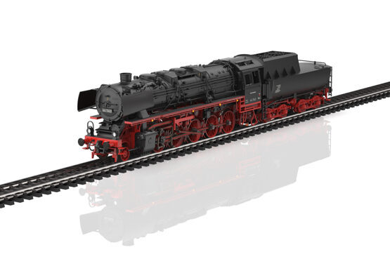 Dampflokomotive Baureihe 44 mit Wannen-Tender